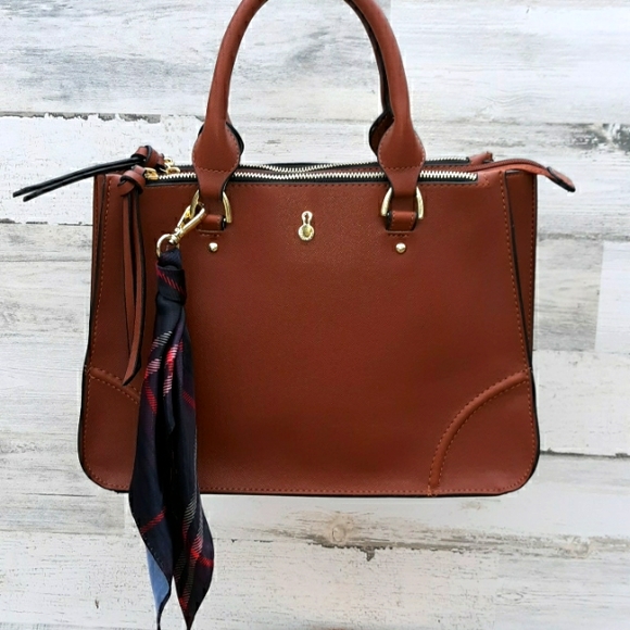 London Fog Handbags - EUC LONDON FOG HANDBAG